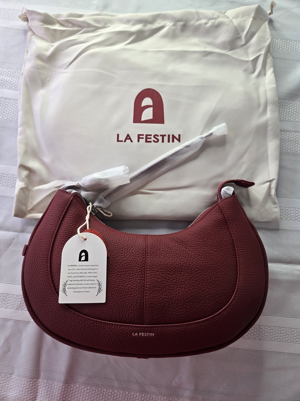 La Festin Women's Crescent Shoulder Bag in Wine Red